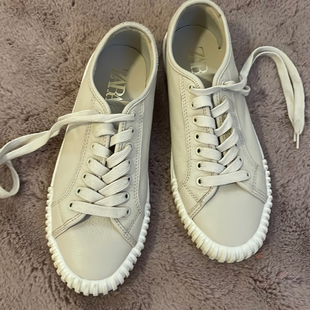 Zara Sneakers size 9